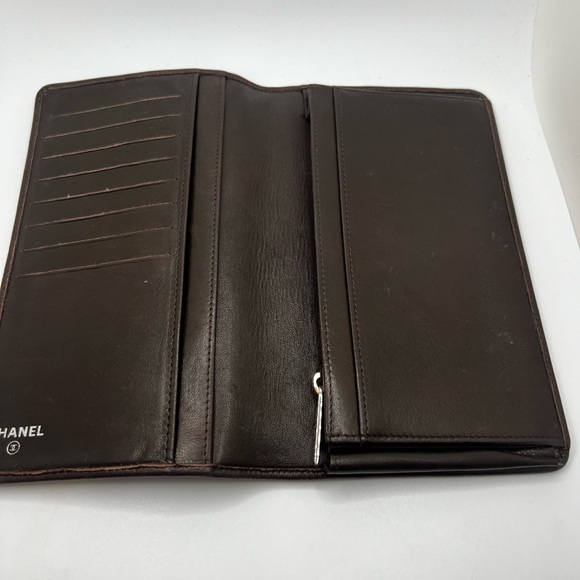 GUC Chanel Brown Lambskin Wallet - Picture 5 of 10